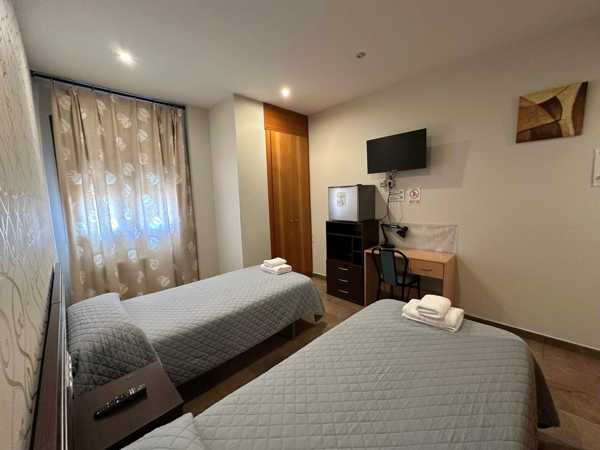 Hostal Venecia Monzón 외부 사진